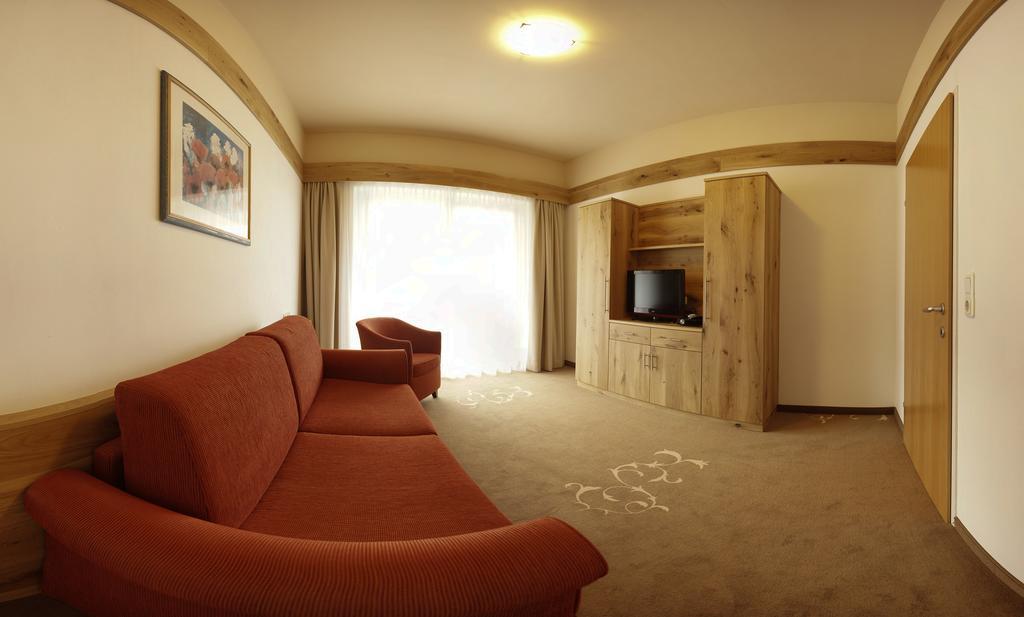 Hotel Habicht ฟูลป์เมส ภายนอก รูปภาพ